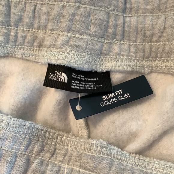 The north face Women’s Half Dome Crop Jogger - Picture 5 of 7